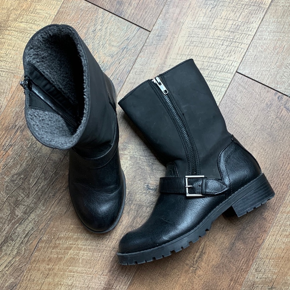 Mossimo Black zip up boots